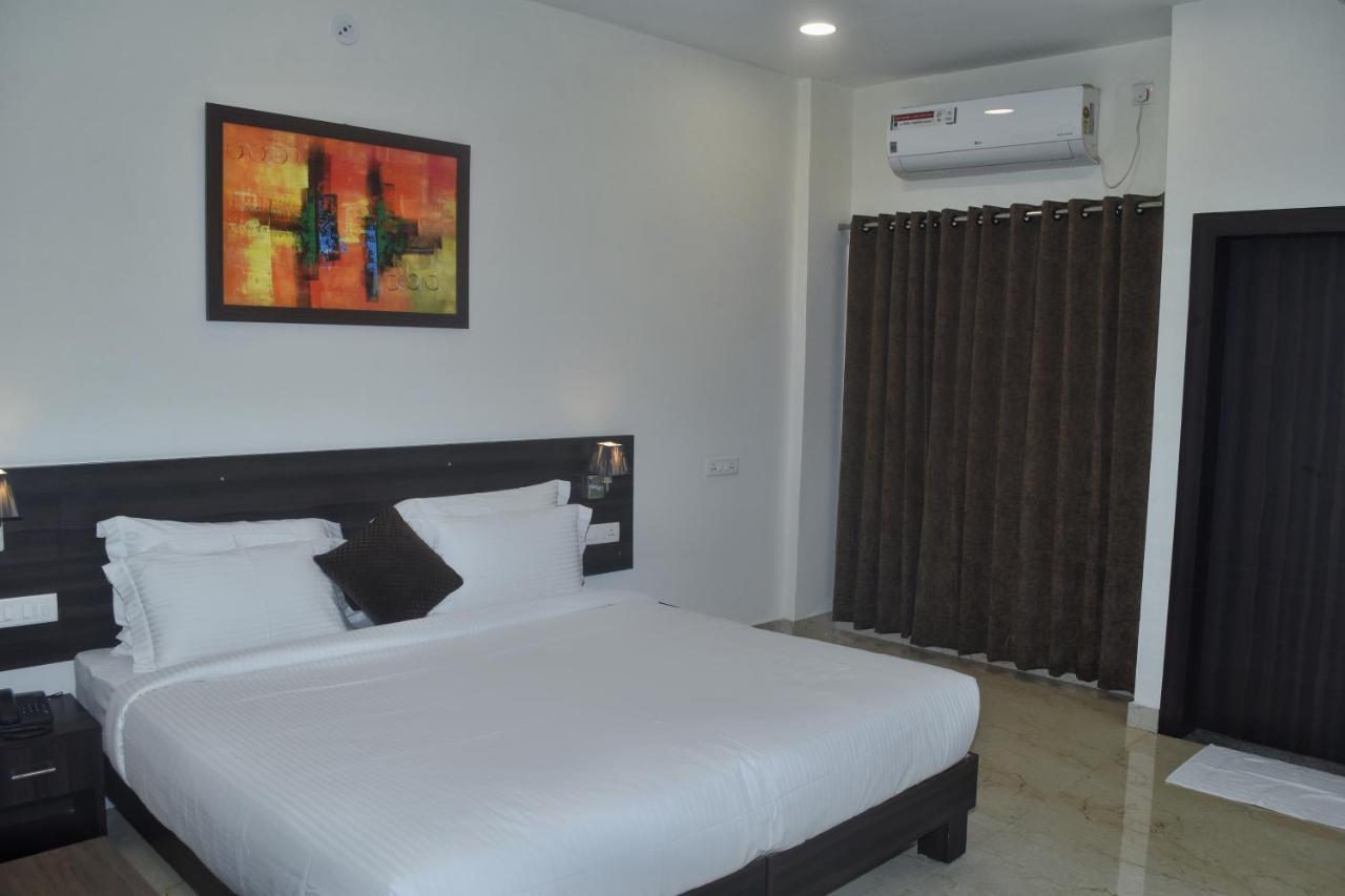 Hotel Centrum โกตา ภายนอก รูปภาพ