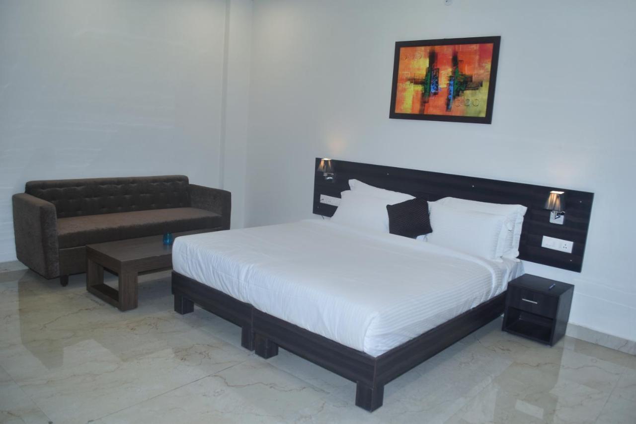 Hotel Centrum โกตา ภายนอก รูปภาพ
