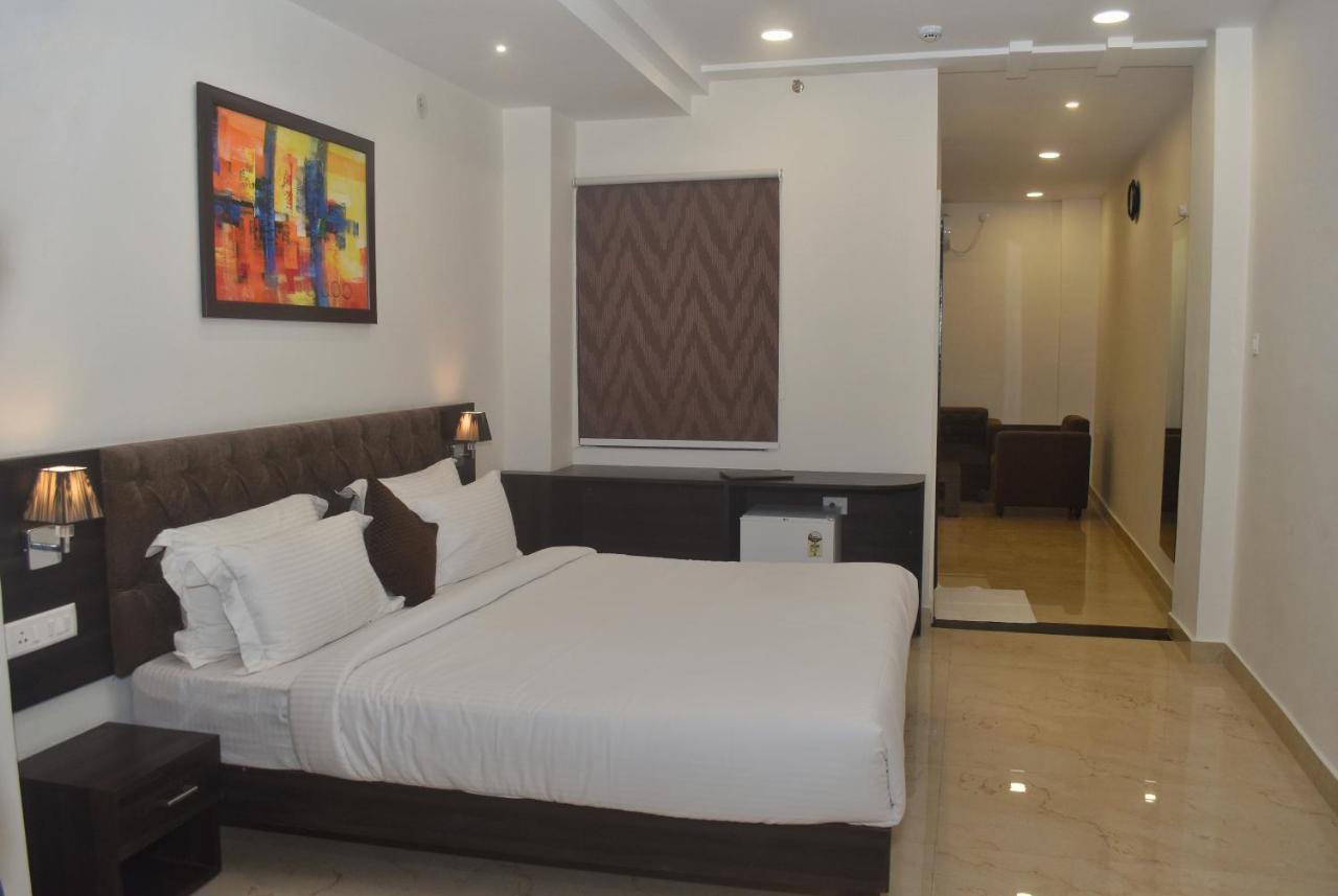 Hotel Centrum โกตา ภายนอก รูปภาพ